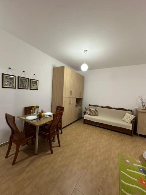 Studio Of Shpresa Vlorë Екстериор снимка